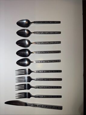 Gold Standard Japan - Night Blossom Stainless Steel Flatware Set - 10 Pc